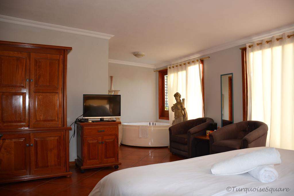 La Montagne Guest Lodge Hartbeespoort Esterno foto